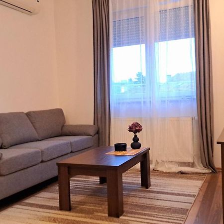 Lera Apartment-Free Public Parking Nearby Zagreb Bagian luar foto