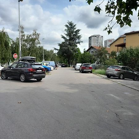 Lera Apartment-Free Public Parking Nearby Zagreb Bagian luar foto