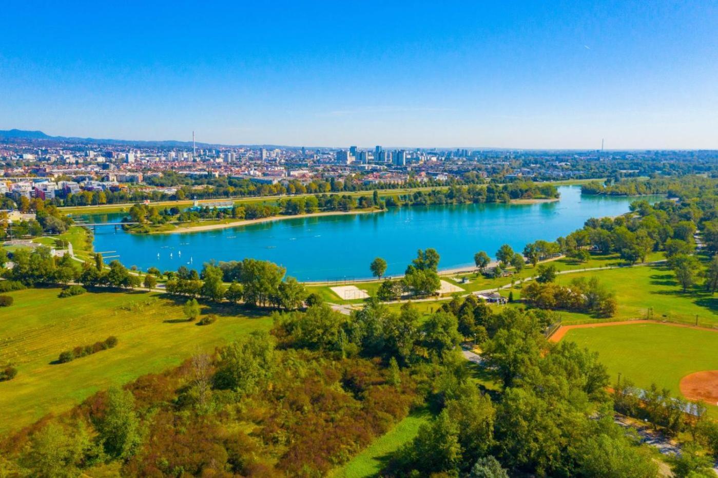 Lera Apartment-Free Public Parking Nearby Zagreb Bagian luar foto